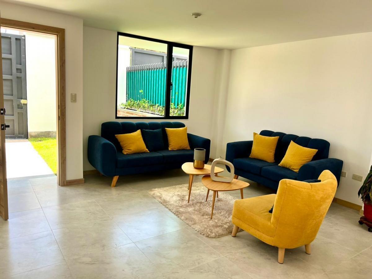 Sector Puembo, en Venta Hermosa Casa Independiente de Dos Pisos a Estrenar 3d 117 m² (Mv) — imagen 6