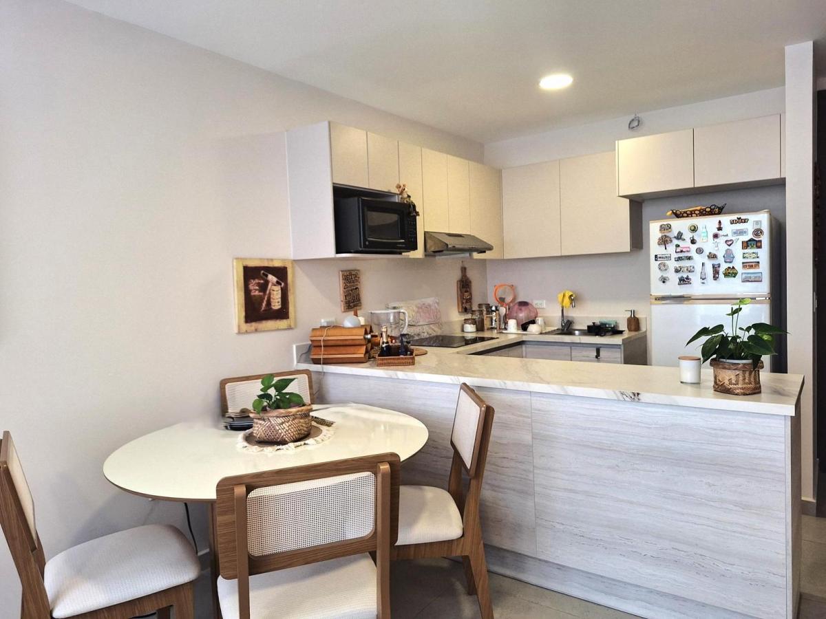 Suite de Venta en Edificio Moderno — imagen 6