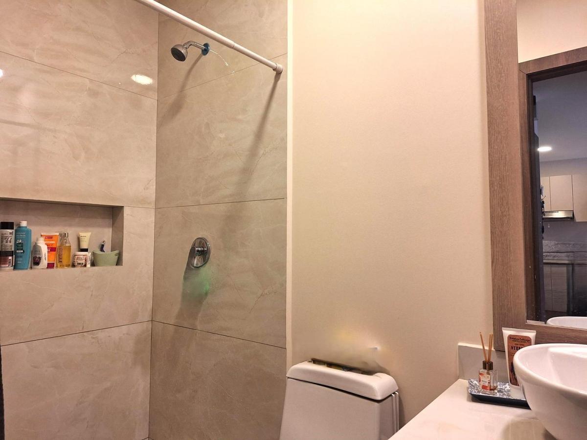 Suite de Venta en Edificio Moderno — imagen 2