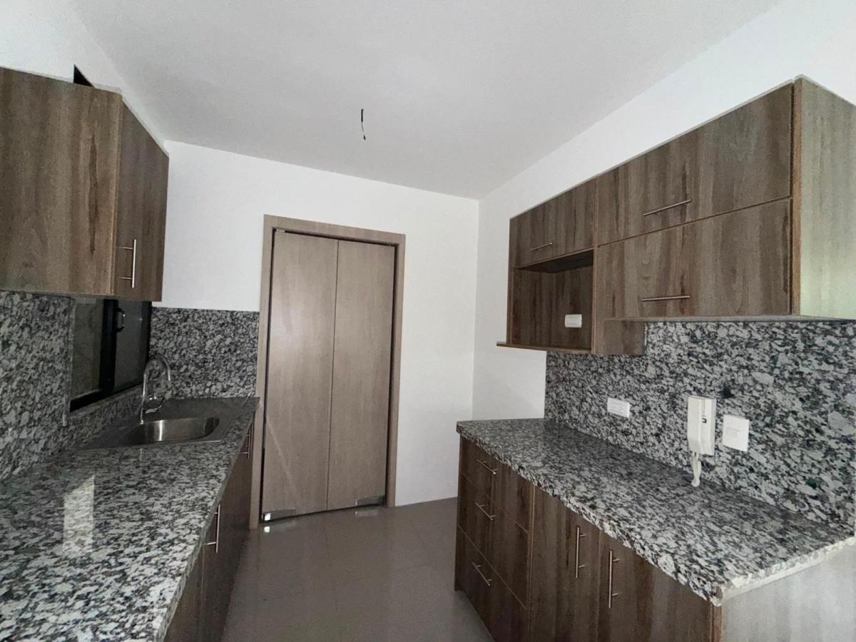 Departamento Planta Baja a Pocos Pasos del Liceo Panamericano, Guayas — imagen 7