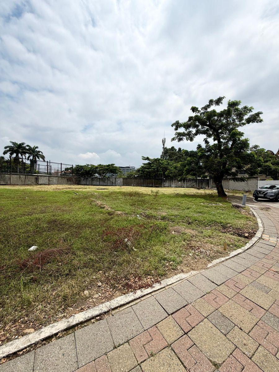 En Venta Terreno en La Urbanización Biblos, Guayas — imagen 4