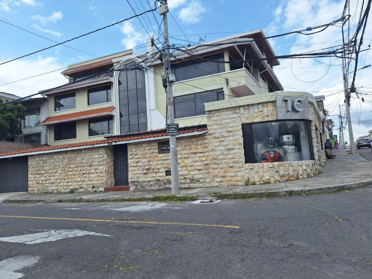 Venta Casa Rentera con 2 Locales Comerciales – Sector El Morlán Quito — imagen 10