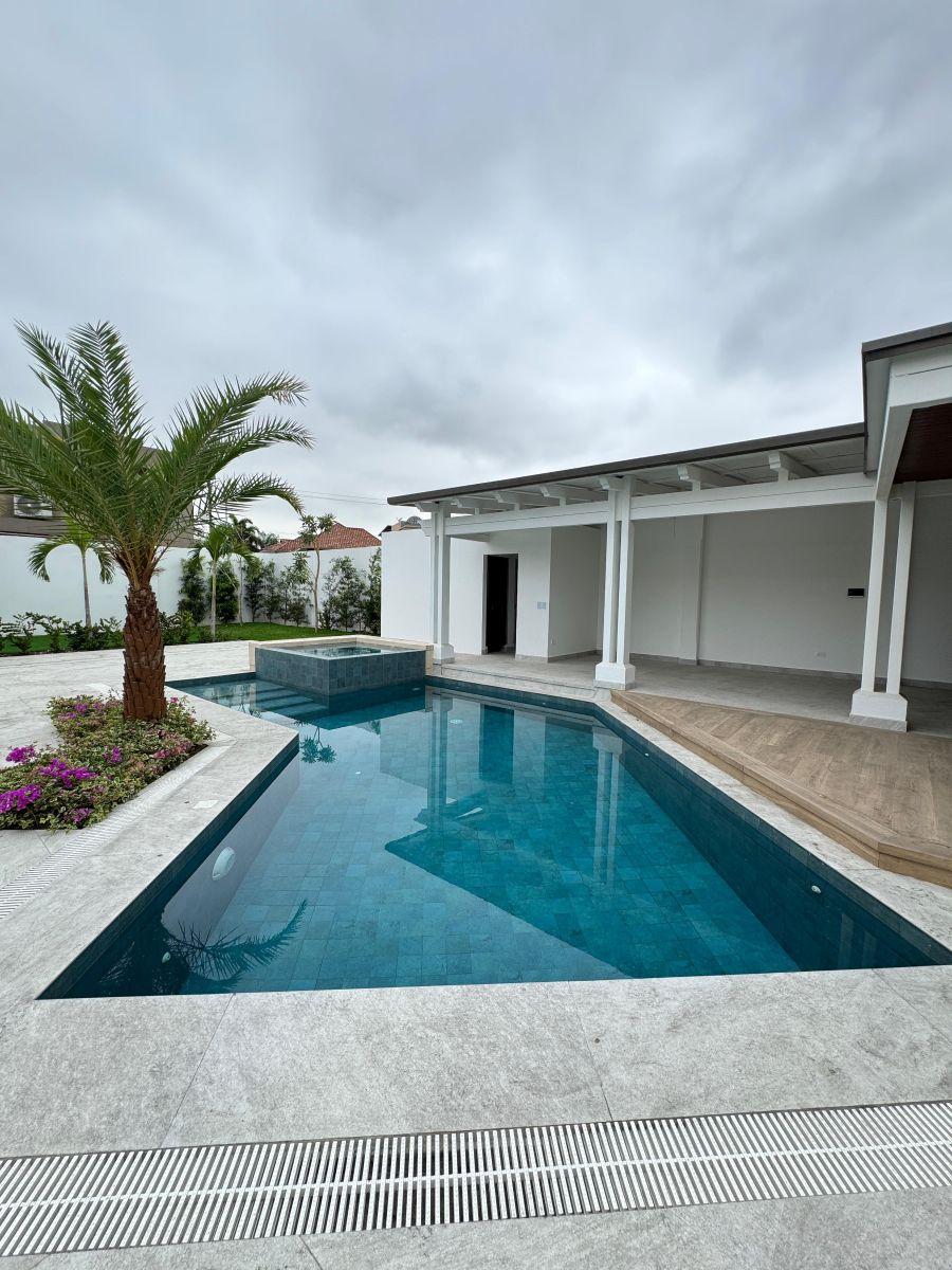 Casa con 650 m² Terreno, 4 Recámaras en Venta y Alquiler, Samborondón Remodelada, Guayas — imagen 2