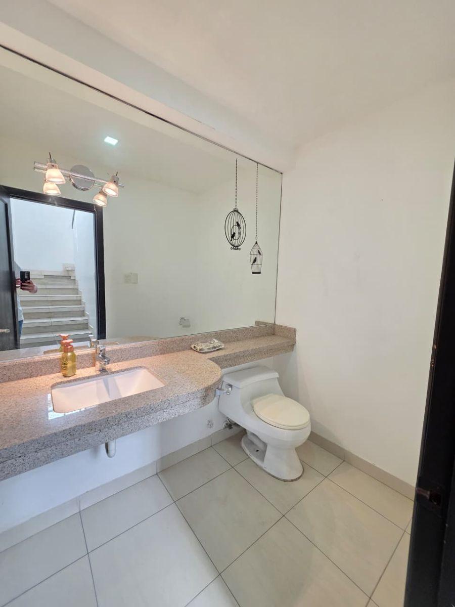 Samborondón Km 2.5 Urb El Alamo Amplia Casa en Venta, Guayas — imagen 7