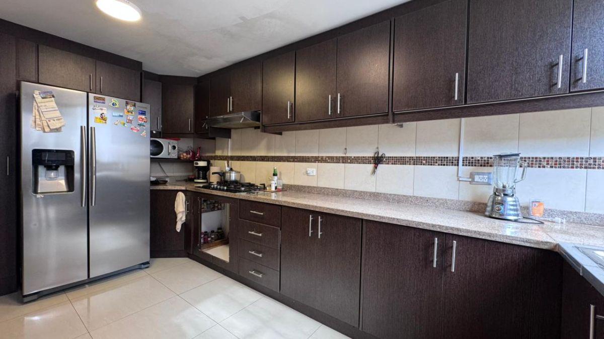 Venta de Casa Amplia – Sector Isaac Albéniz — imagen 6