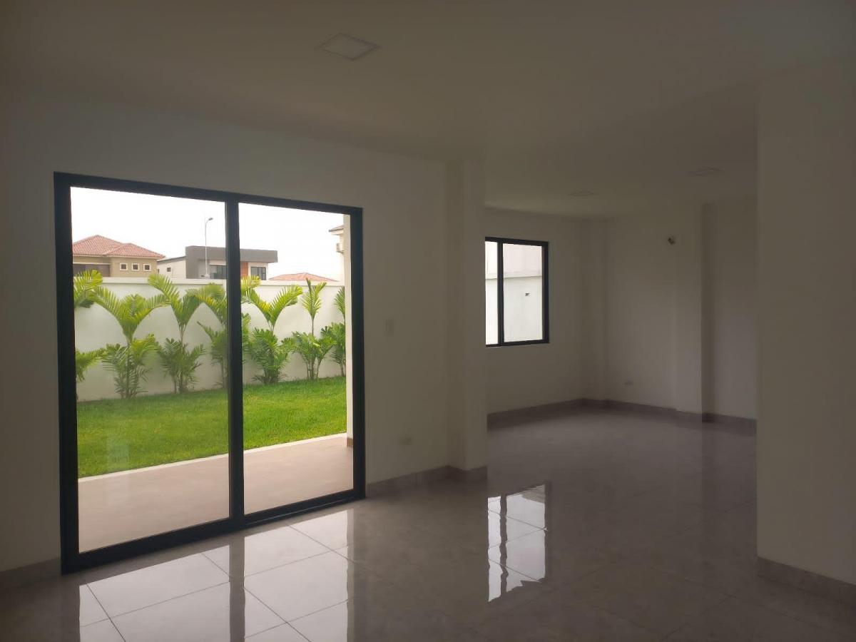 Casa de Venta en La Urbanización Portón Al Río de Vicrieel, 3 Dorm.. Guayas — imagen 9