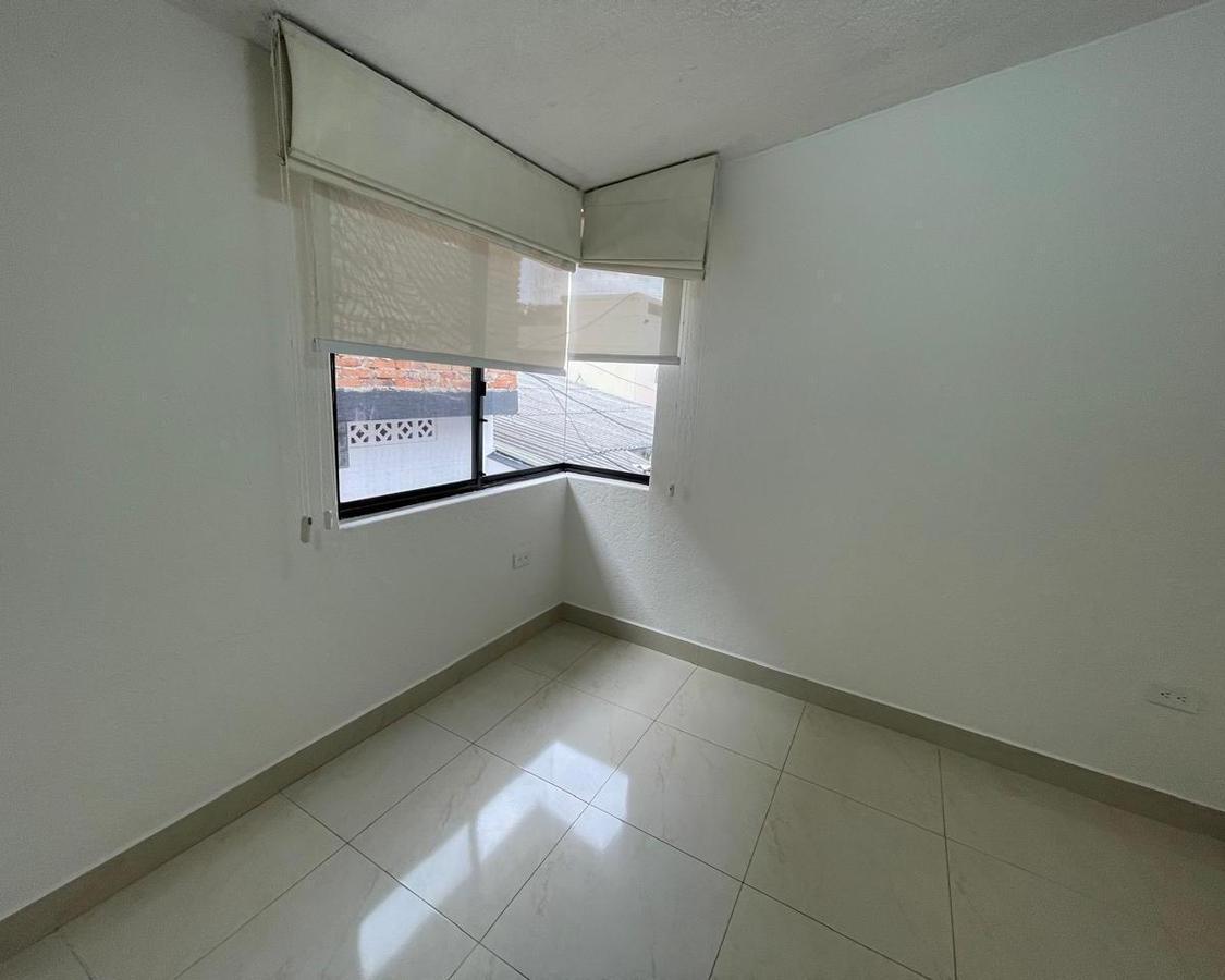 Vendo Casa de 4 Habitaciones en Conjunto Familiar - Tumbaco - *mm* — imagen 8