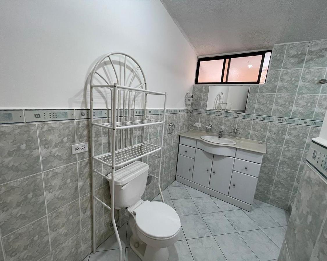 Vendo Casa de 4 Habitaciones en Conjunto Familiar - Tumbaco - *mm* — imagen 7