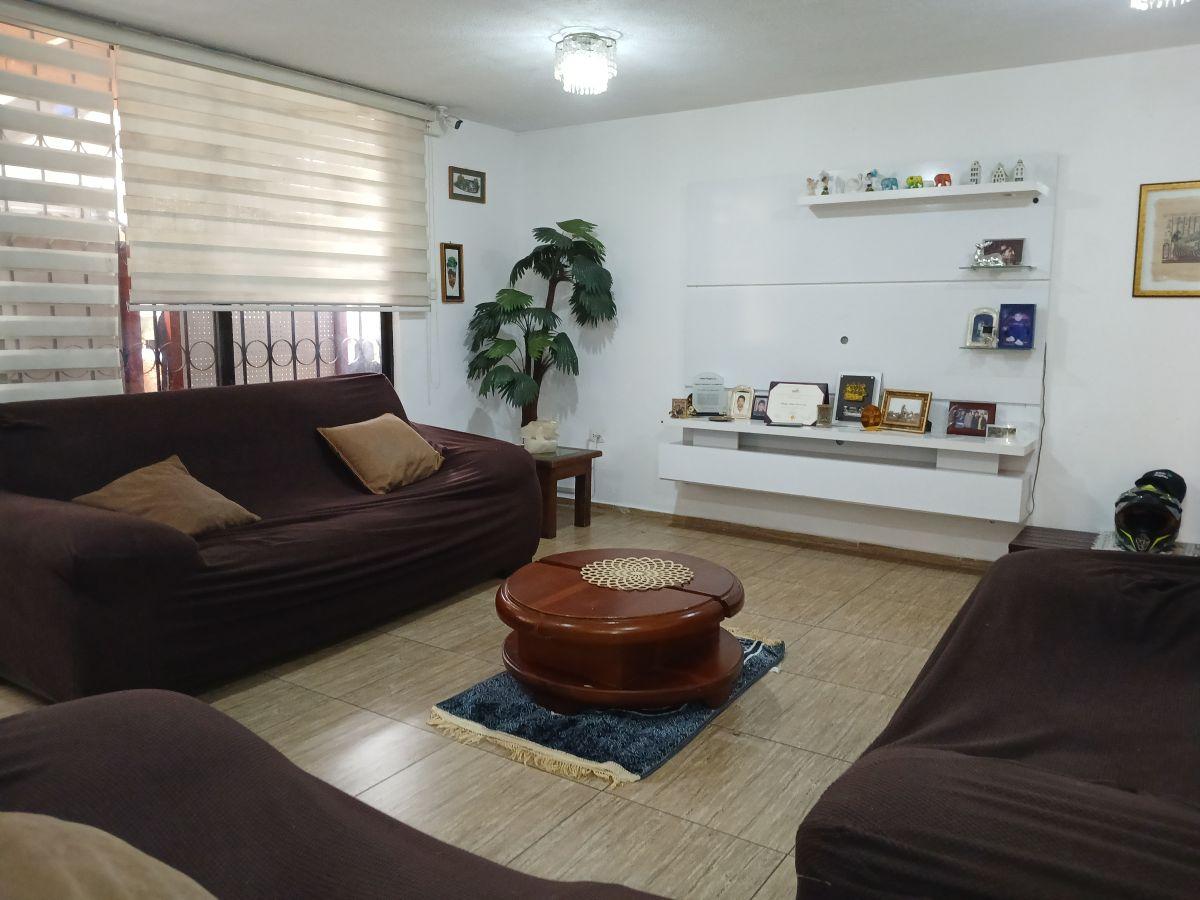 Oportunidad de Inversión: Casa de 3 Niveles con Amplios Ambientes en El Sector 23 de Junio — imagen 9