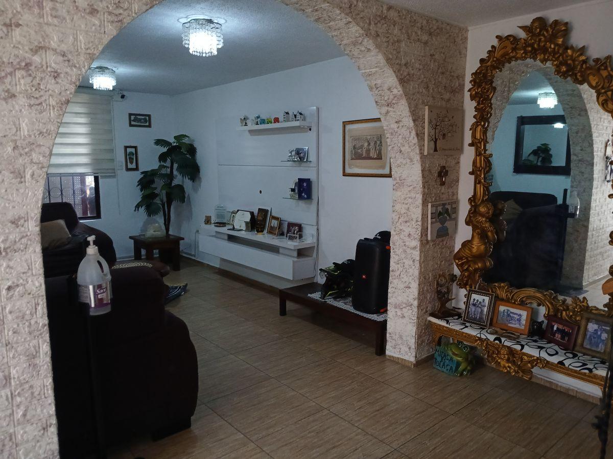 Oportunidad de Inversión: Casa de 3 Niveles con Amplios Ambientes en El Sector 23 de Junio — imagen 8