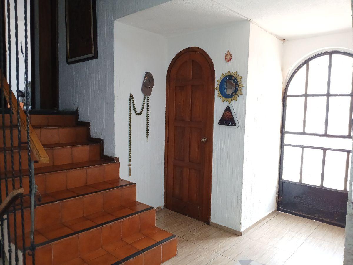 Oportunidad de Inversión: Casa de 3 Niveles con Amplios Ambientes en El Sector 23 de Junio — imagen 7