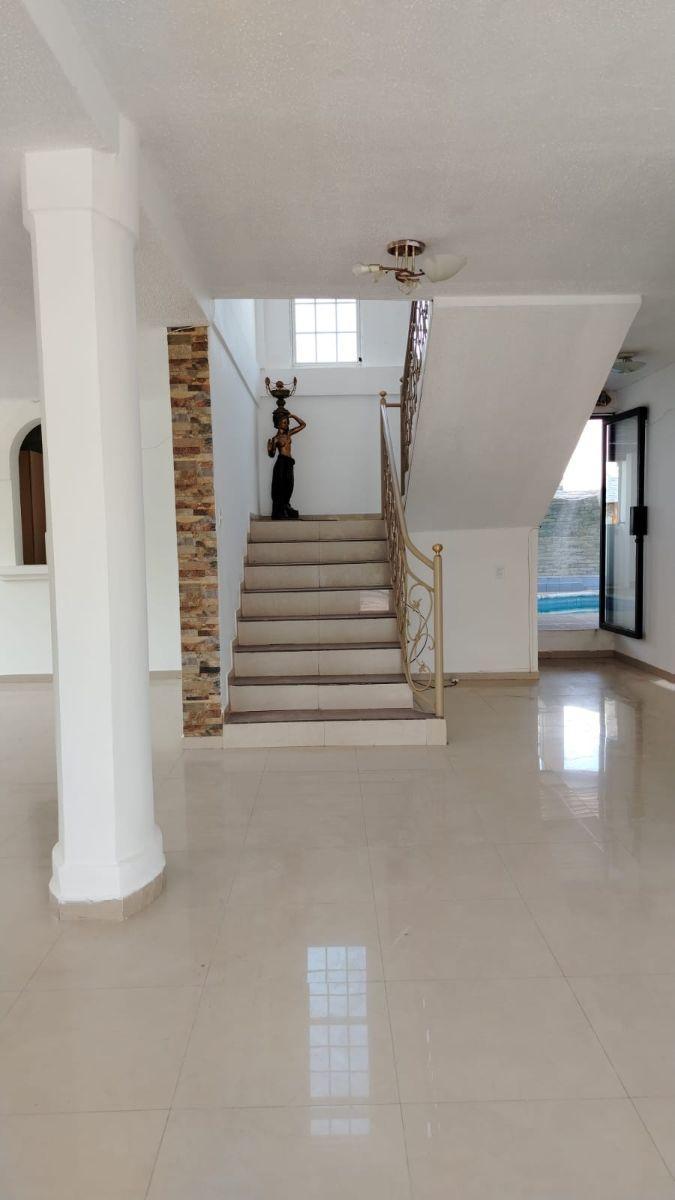 Casa Independiente 4 Dorm. con Piscina Tumbaco — imagen 6