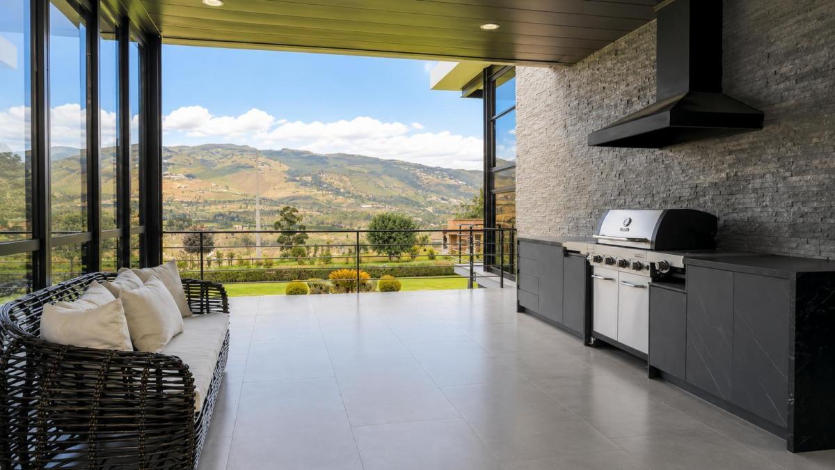 Tabacundo, Moderna Casa de Campo en Venta, 45 Minutos del Aereopuerto — imagen 9