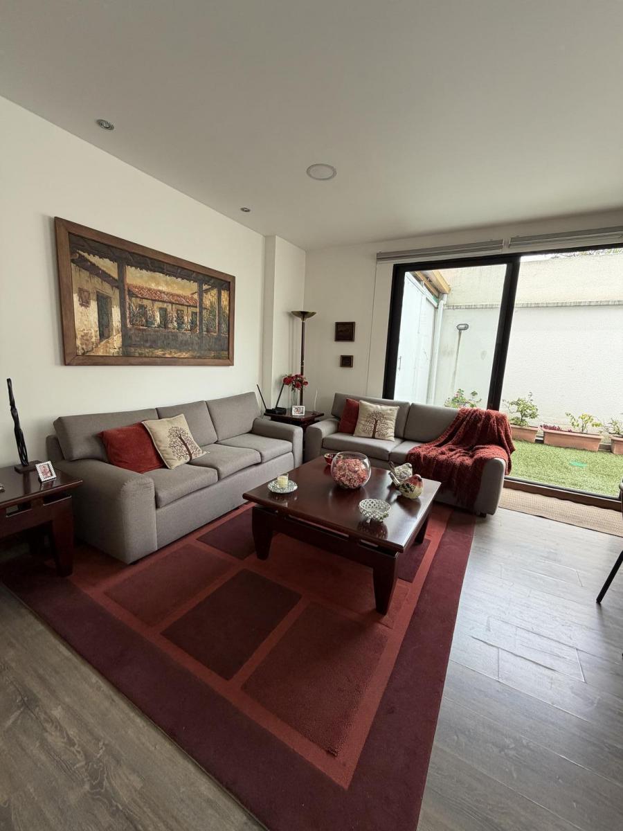 Planta Baja con Patio en Tumbaco - Se Vende por Viaje a Precio de Oportunidad — imagen 9