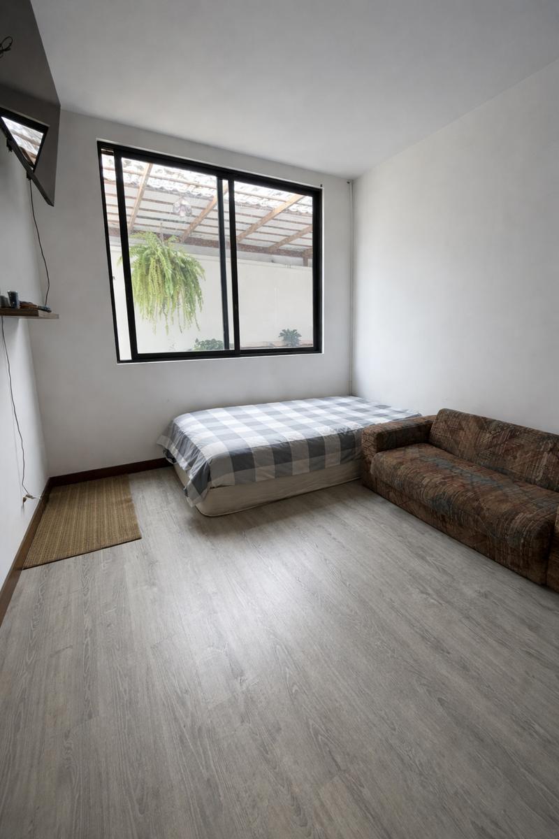 Planta Baja con Patio en Tumbaco - Se Vende por Viaje a Precio de Oportunidad — imagen 7