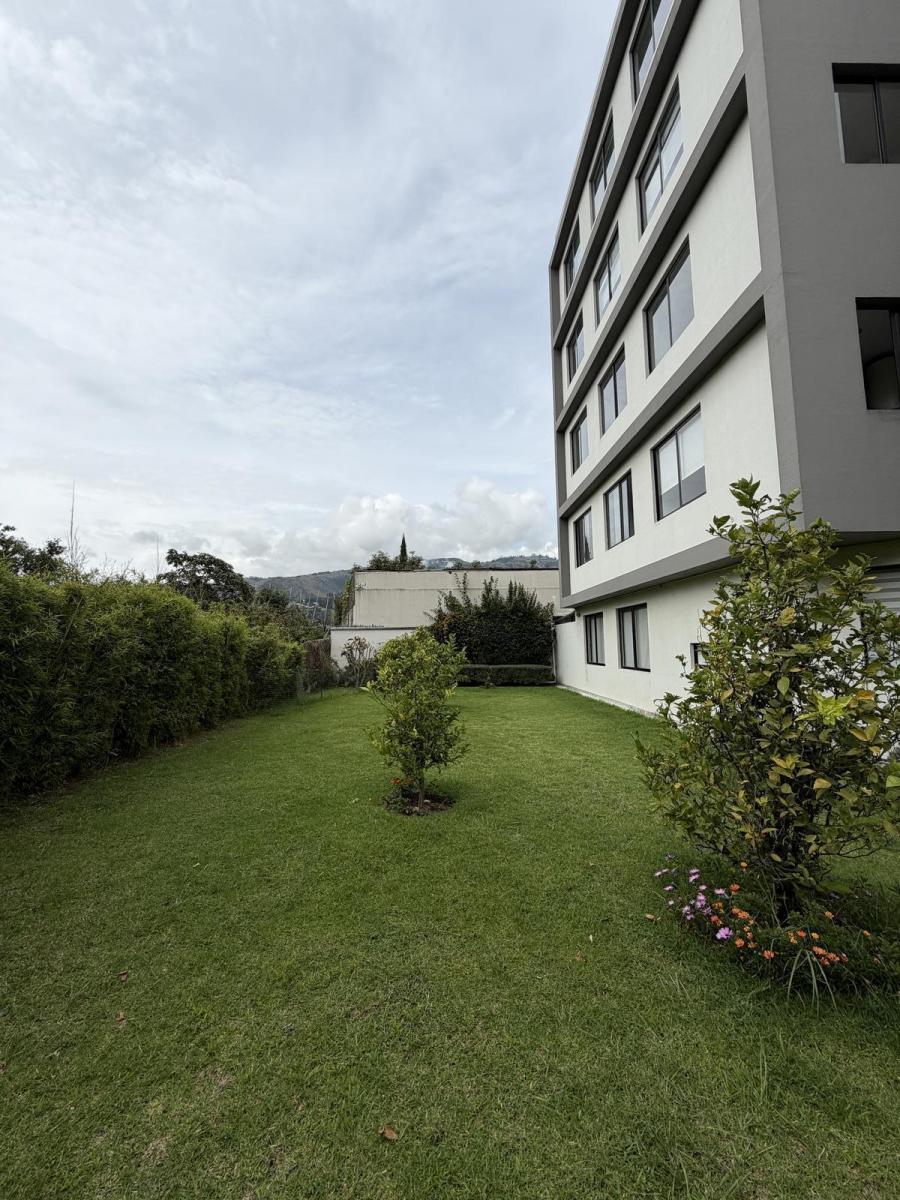 Planta Baja con Patio en Tumbaco - Se Vende por Viaje a Precio de Oportunidad — imagen 5