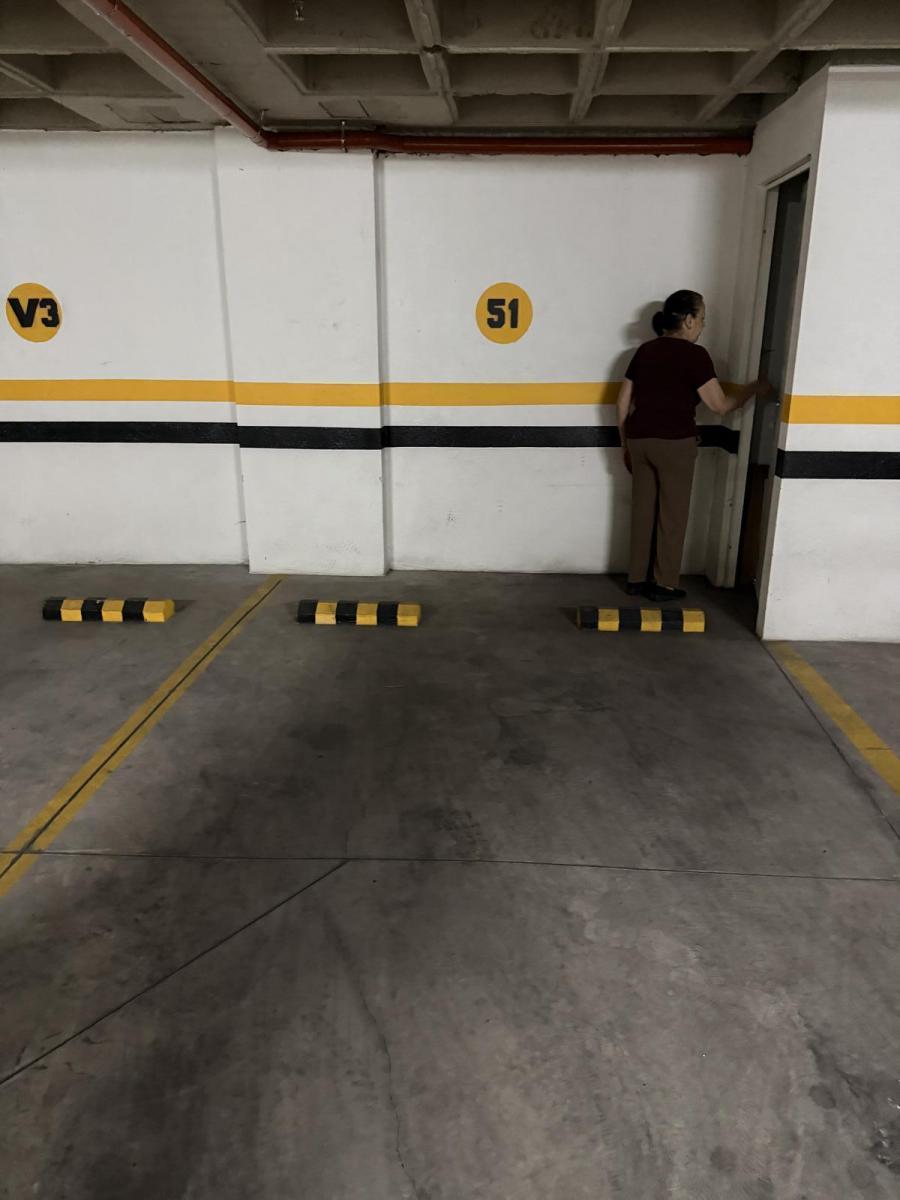 Planta Baja con Patio en Tumbaco - Se Vende por Viaje a Precio de Oportunidad — imagen 2