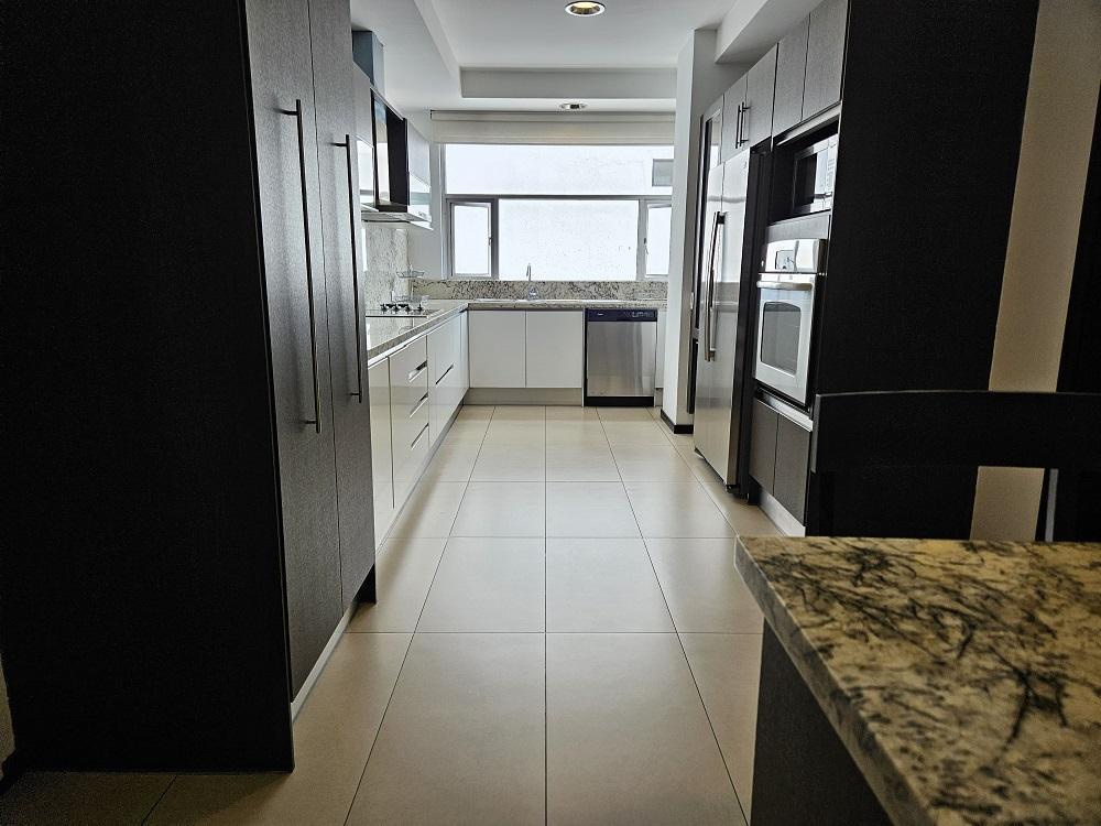 Venta Hermosos y Amplio Departamento Sector Quiteño Libre — imagen 8