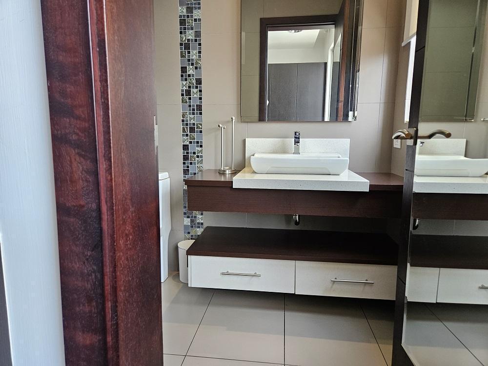 Venta Hermosos y Amplio Departamento Sector Quiteño Libre — imagen 6
