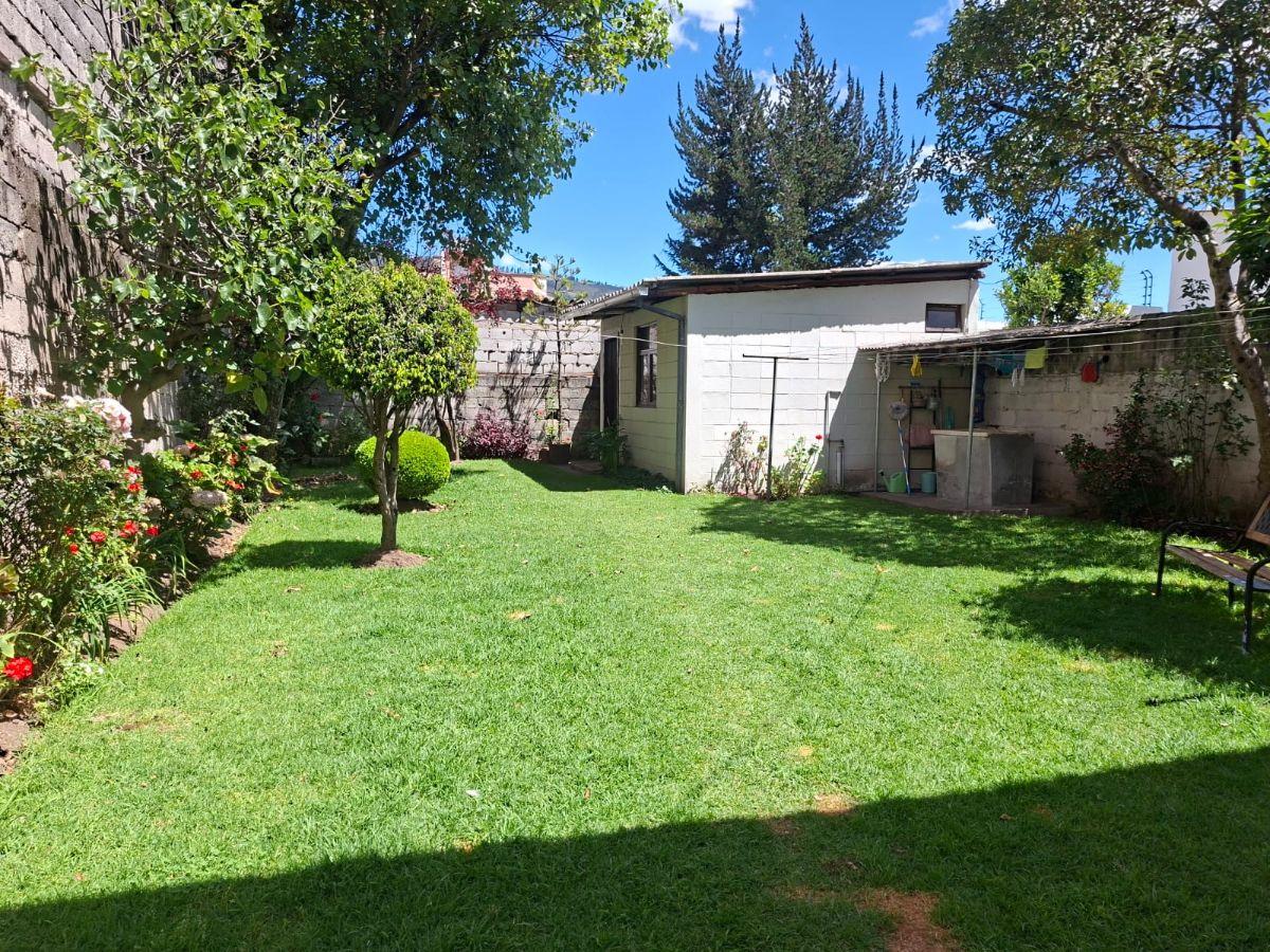 Vendo Casa de 408 m² con 2 Departamentos Independientes, Cada Uno de 3 Dorm. — imagen 3