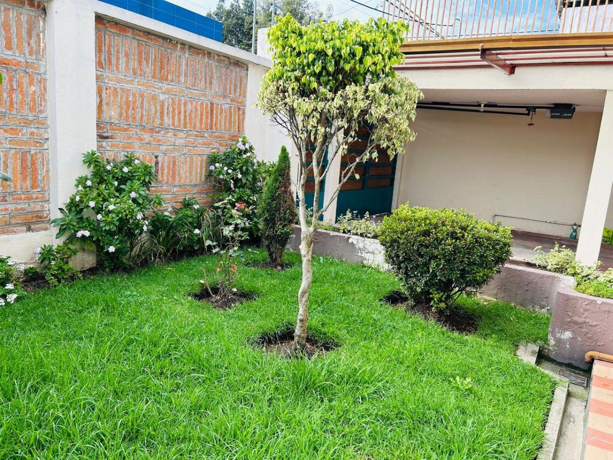 Vendo Casa de 408 m² con 2 Departamentos Independientes, Cada Uno de 3 Dorm. — imagen 2