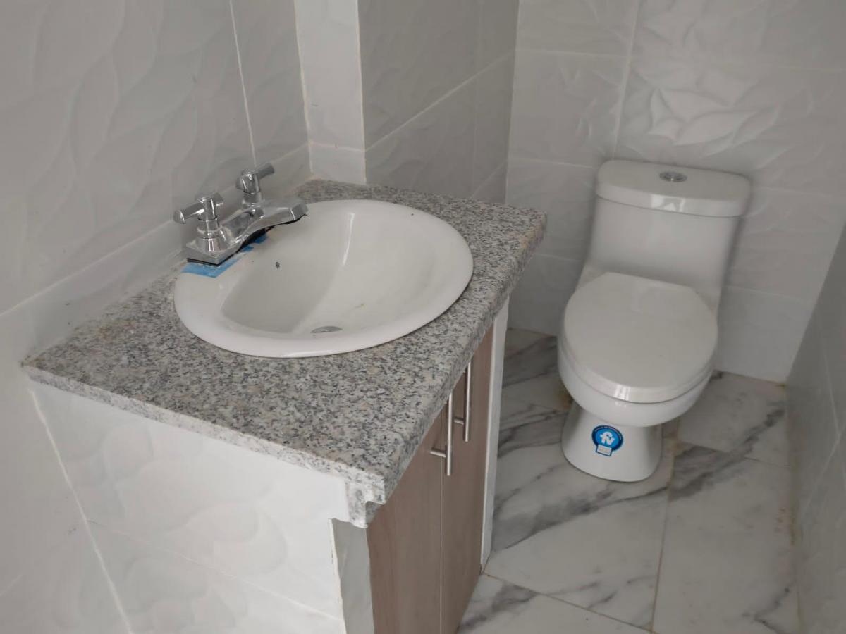 Casa de Venta en La Urbanización La Joya, 3 Dorm., por Estrenar. Guayas — imagen 2