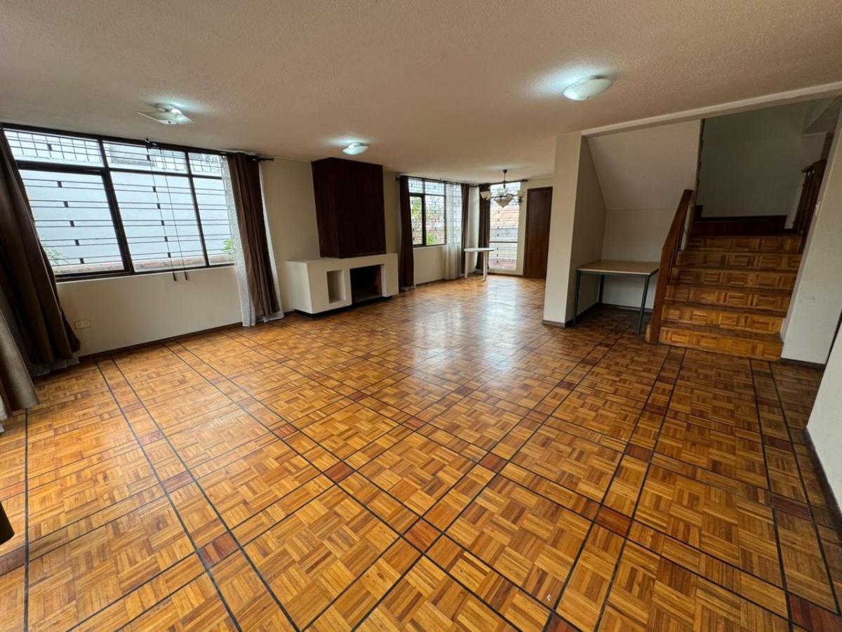 En Venta Casa Independiente de 6 Dorm. en Iñaquito Cerca Al Quicentro — imagen 10