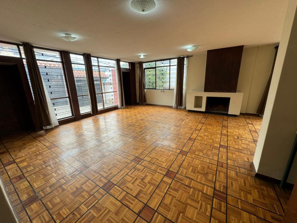 En Venta Casa Independiente de 6 Dorm. en Iñaquito Cerca Al Quicentro — imagen 8
