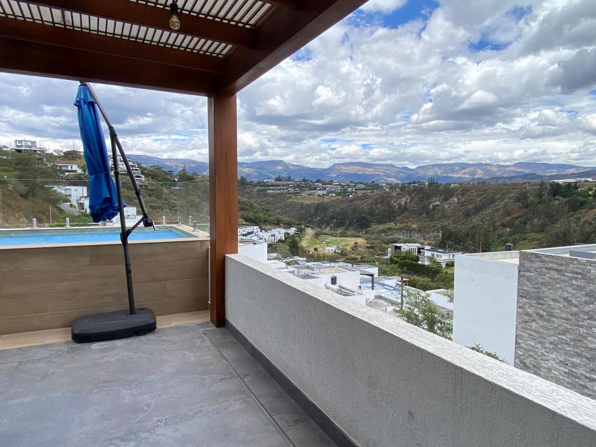 Cumbaya 3 Dorm., Doble Altura, Vista, Master Pb — imagen 8
