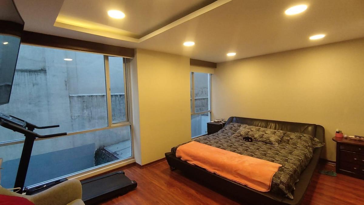 Exclusivo Departamento Dúplex de 2 Dorm. con 3 Parqueaderos, Bodega y Acabados Modernos — imagen 6