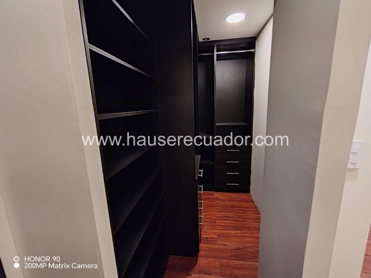 Exclusivo Departamento Dúplex de 2 Dorm. con 3 Parqueaderos, Bodega y Acabados Modernos — imagen 4