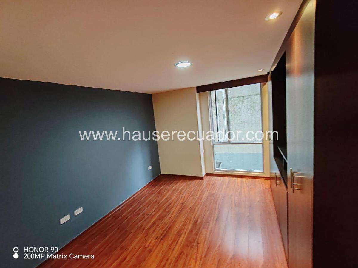 Exclusivo Departamento Dúplex de 2 Dorm. con 3 Parqueaderos, Bodega y Acabados Modernos — imagen 2