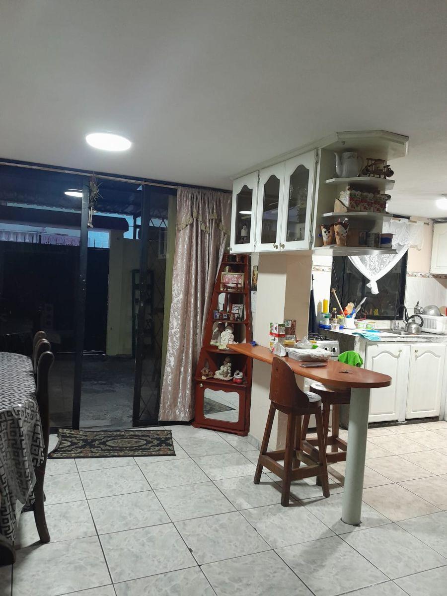Vendo Urgente, Casa 2 Plantas en Conjunto de 10 Casas, en Calderon Calle La Union y Geovanny Calles — imagen 7
