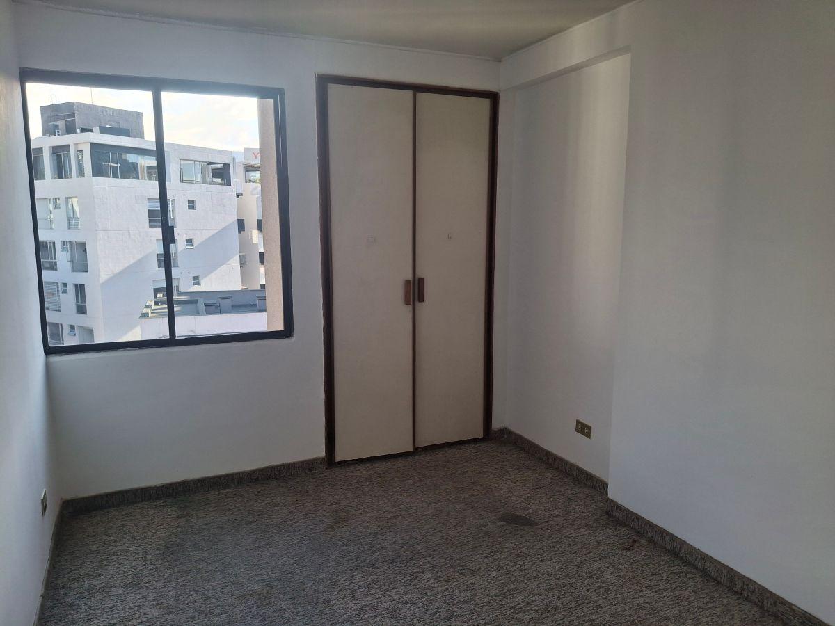 Sector La Carolina, Departamento de 2 Habitaciones Mas Estudio y Parqueo — imagen 6