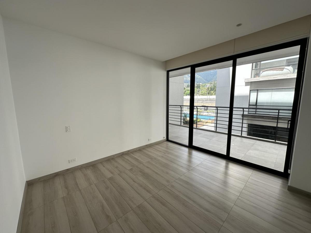 Departamento en Venta 3 Habitaciones Tumbaco Ruta Viva — imagen 3