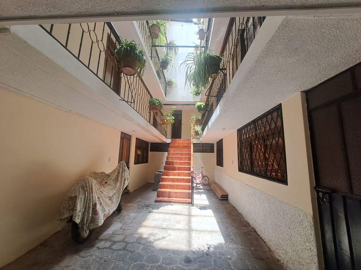 Casa Amplia Rentera de 8 Departamentos — imagen 8