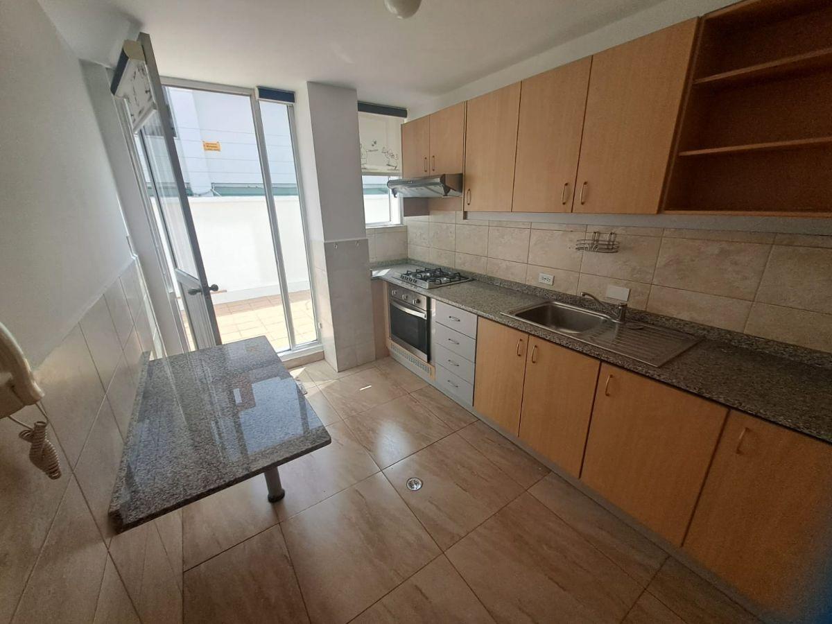 Departamento de Venta, Planta Baja, Papeles en Regla, Sitio, Cerca del Colegio Benalcazar — imagen 5