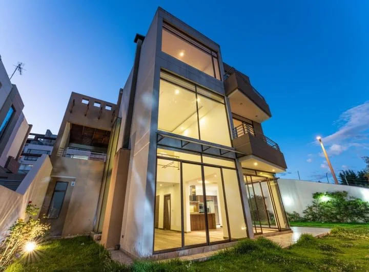 Miravalle, Casa 4 Dorm., Jardin de 150 m, Vista Espectacular — imagen 1