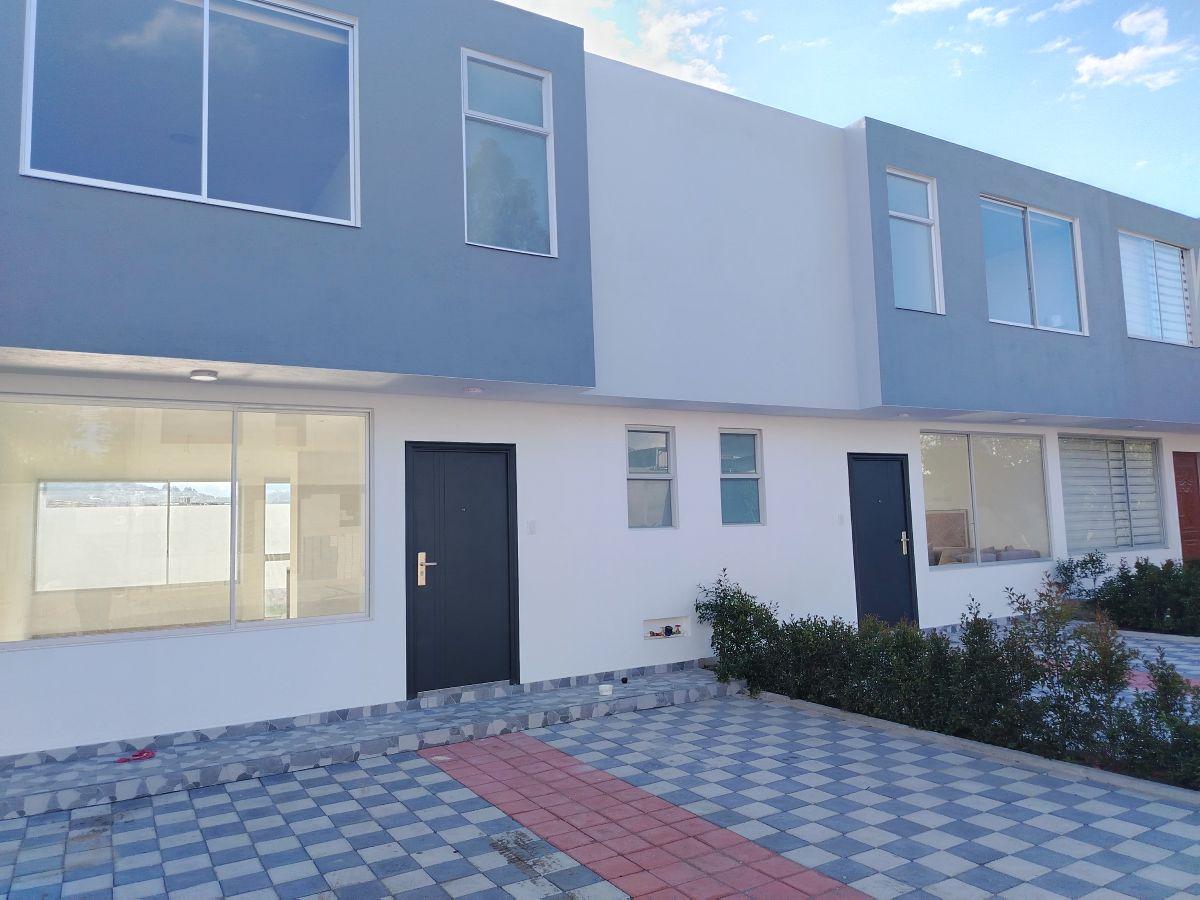 Amplio Espacio Para Tus Vehiculos: 2 Parqueaderos Frente a Tu Casa — imagen 6