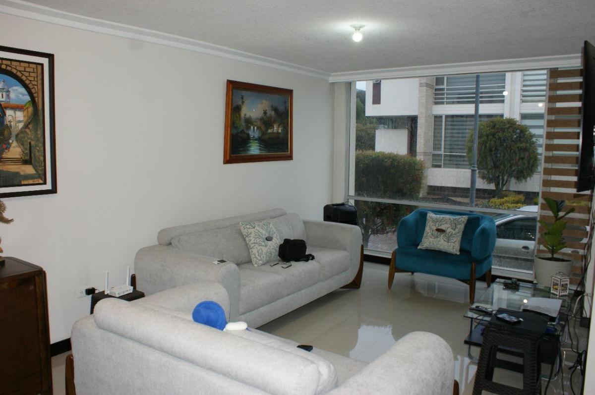Venta - Casa - Acabados de Lujo - Pomasqui - Norte - Quito — imagen 9