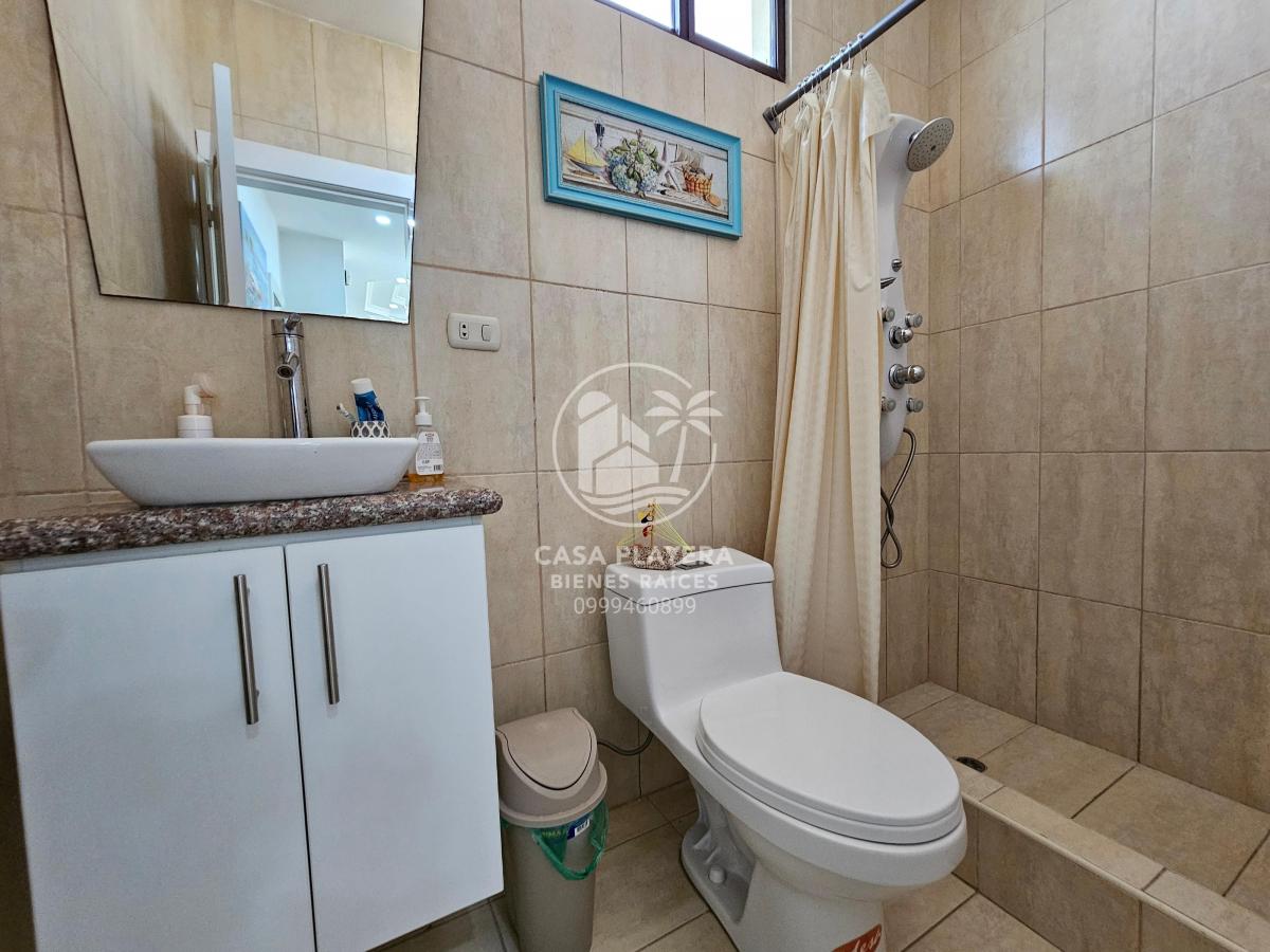 Vendo Lindo Departamento en Sector Residencial a Ta Nsolo 4 Cuadras de La Playa — imagen 2