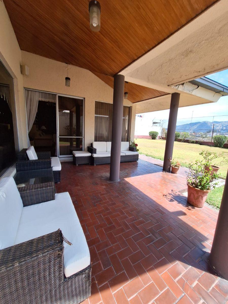 Venta de Amplia Casa Remodelada con Jardín, Bbq y Dormitorio en Planta Baja – Valle de Los Chillos — imagen 7
