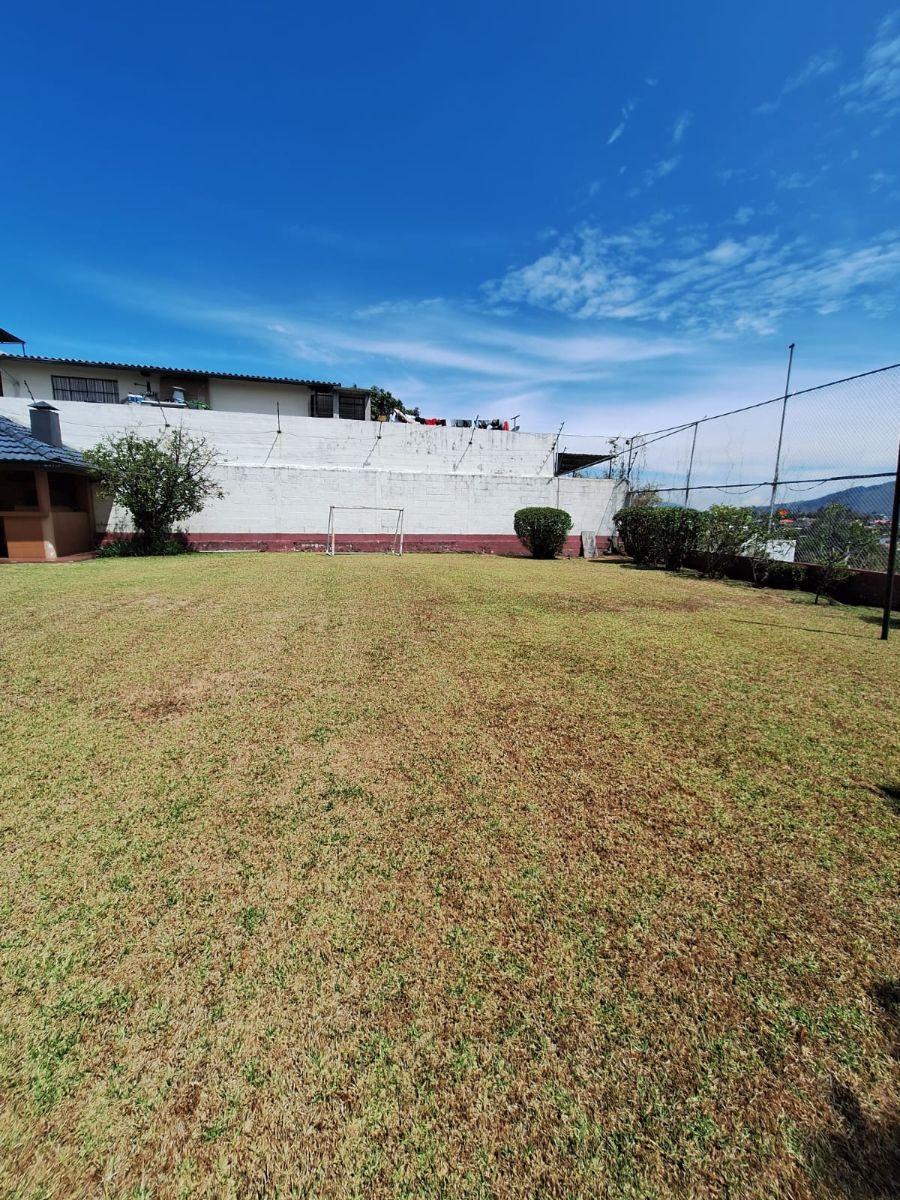 Venta de Amplia Casa Remodelada con Jardín, Bbq y Dormitorio en Planta Baja – Valle de Los Chillos — imagen 6