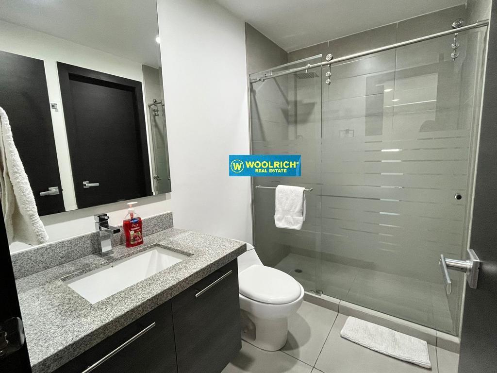 Vendo Hermosa Suite Amoblada en Edificio Quo, Parqueo, 65 m², Guayas — imagen 8
