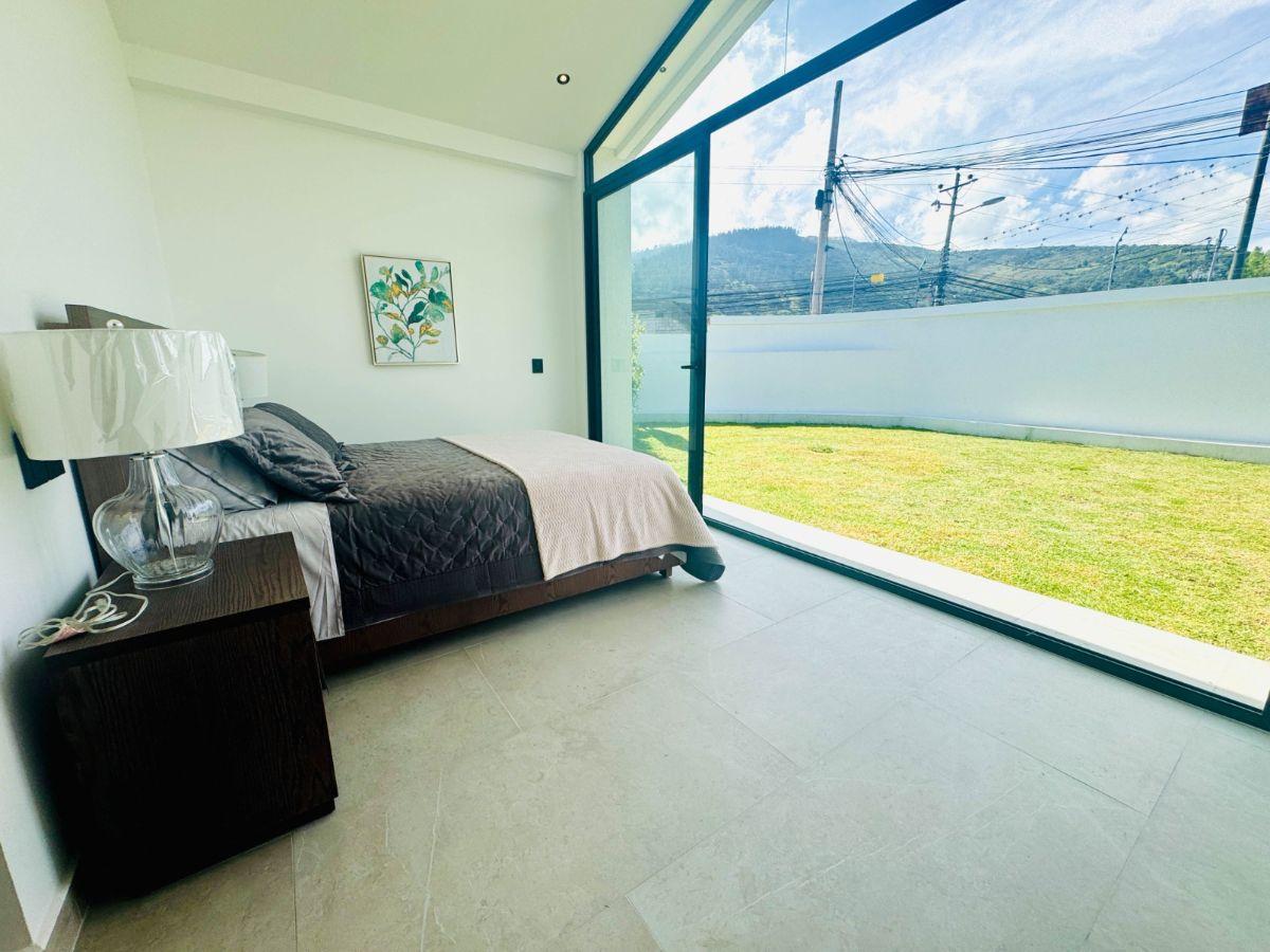 Casas Nuevas de un Solo Piso Venta Cumbaya — imagen 3