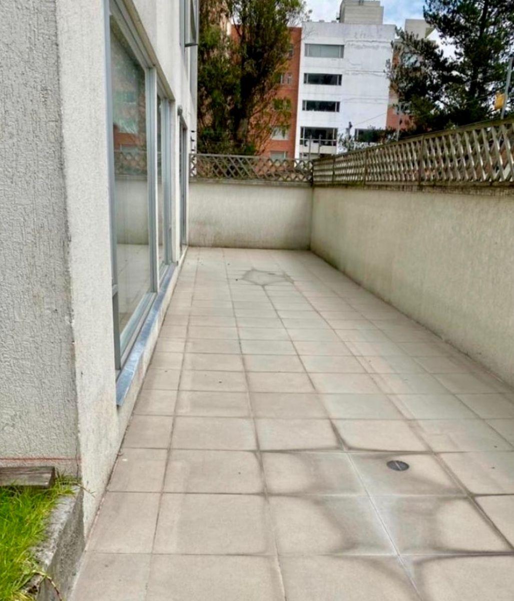 Hermoso Departamento con Jardín Dentro de La Ciudad Sector Coruña y Whymper — imagen 3