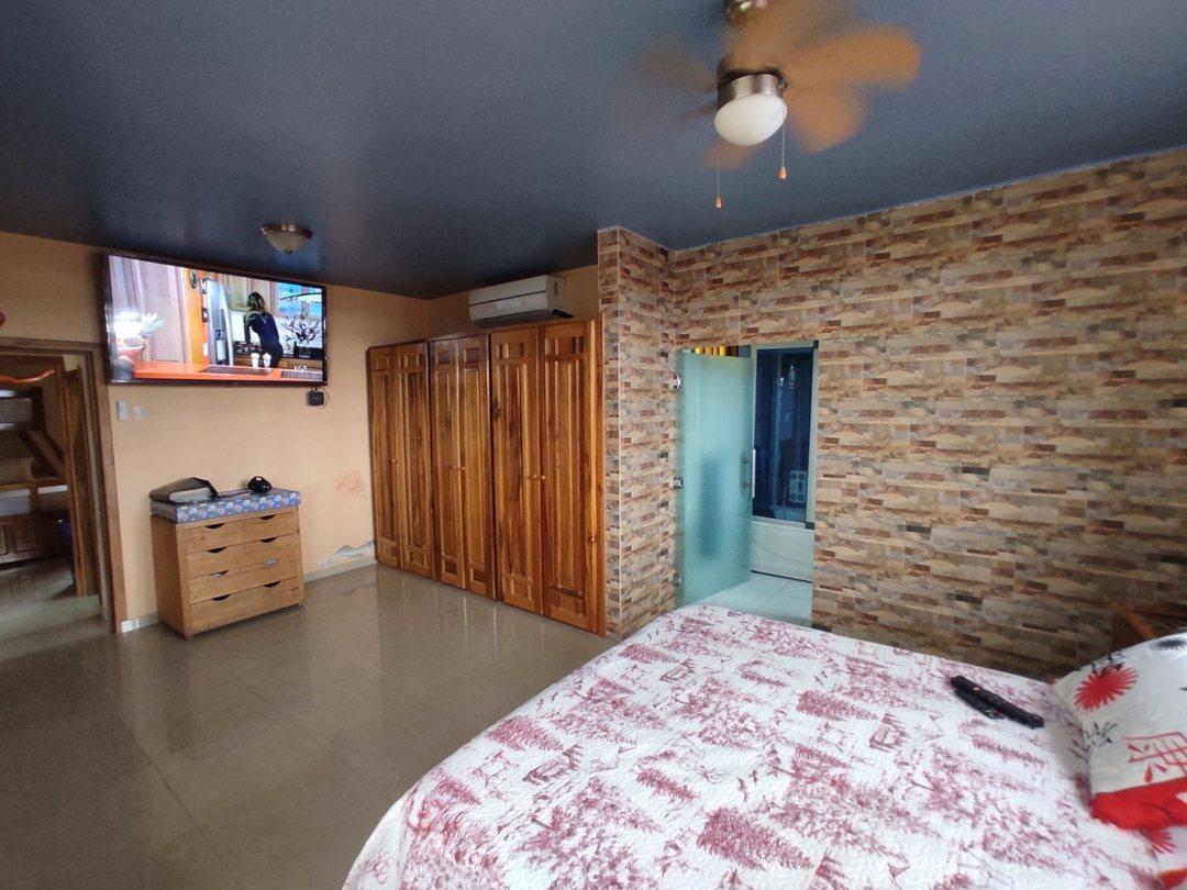 Casa con Piscina de Venta en Manta Zona Norte Ar, Manabí — imagen 2
