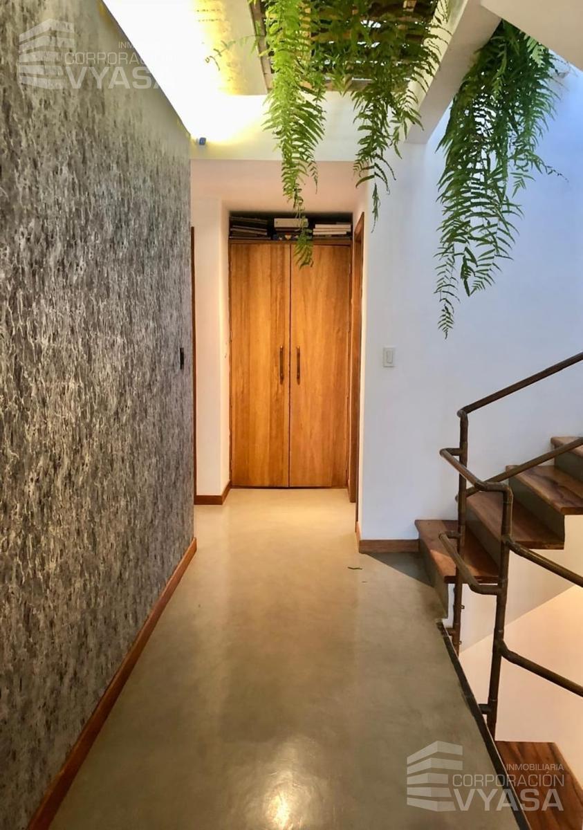 Cumbayá - Yanazarapata, Bonito Duplex en Venta de 280 m², 5 Dorm. — imagen 6