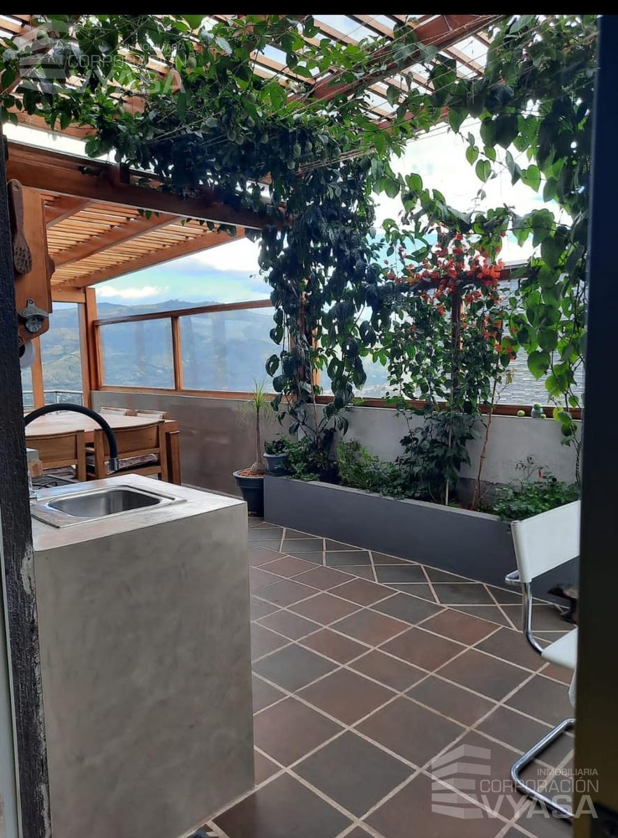 Cumbayá - Yanazarapata, Bonito Duplex en Venta de 280 m², 5 Dorm. — imagen 2