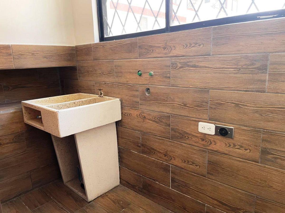 Casa en Venta 4 Dorm. y Urbanización Privada - Brasilia 2 - Quito — imagen 2